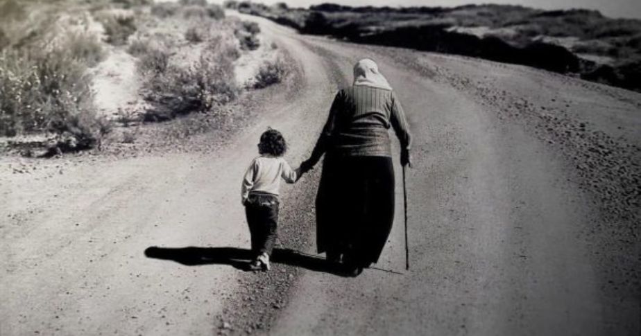 dame whina cooper and her little moko irene - maori land march 1975